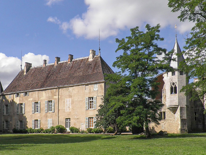 chateau-de-Germolles-route-des-chateaux