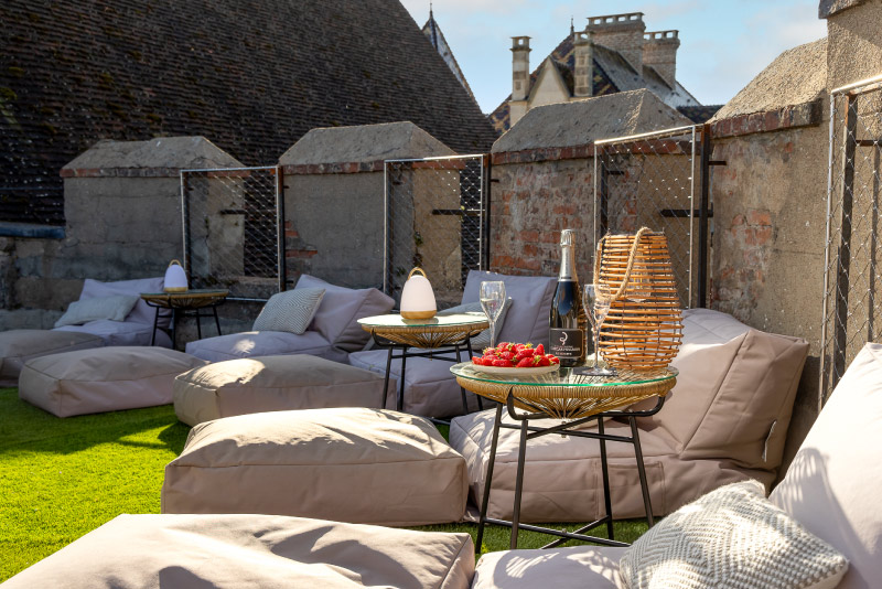 prendre-un-verre-au-chateau-de-couches-en-bourgogne